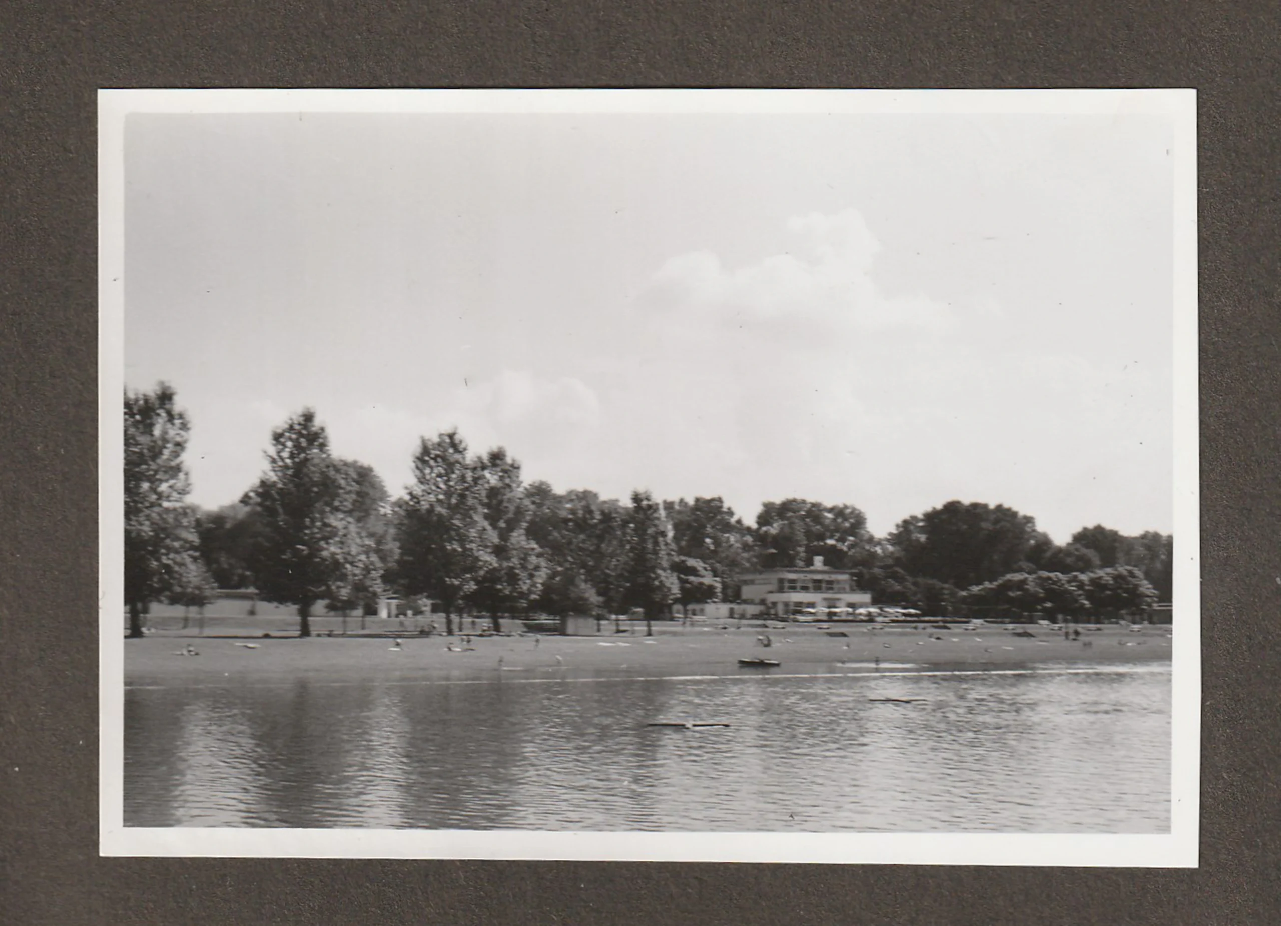 Naturbad-BlickzurGaststaette