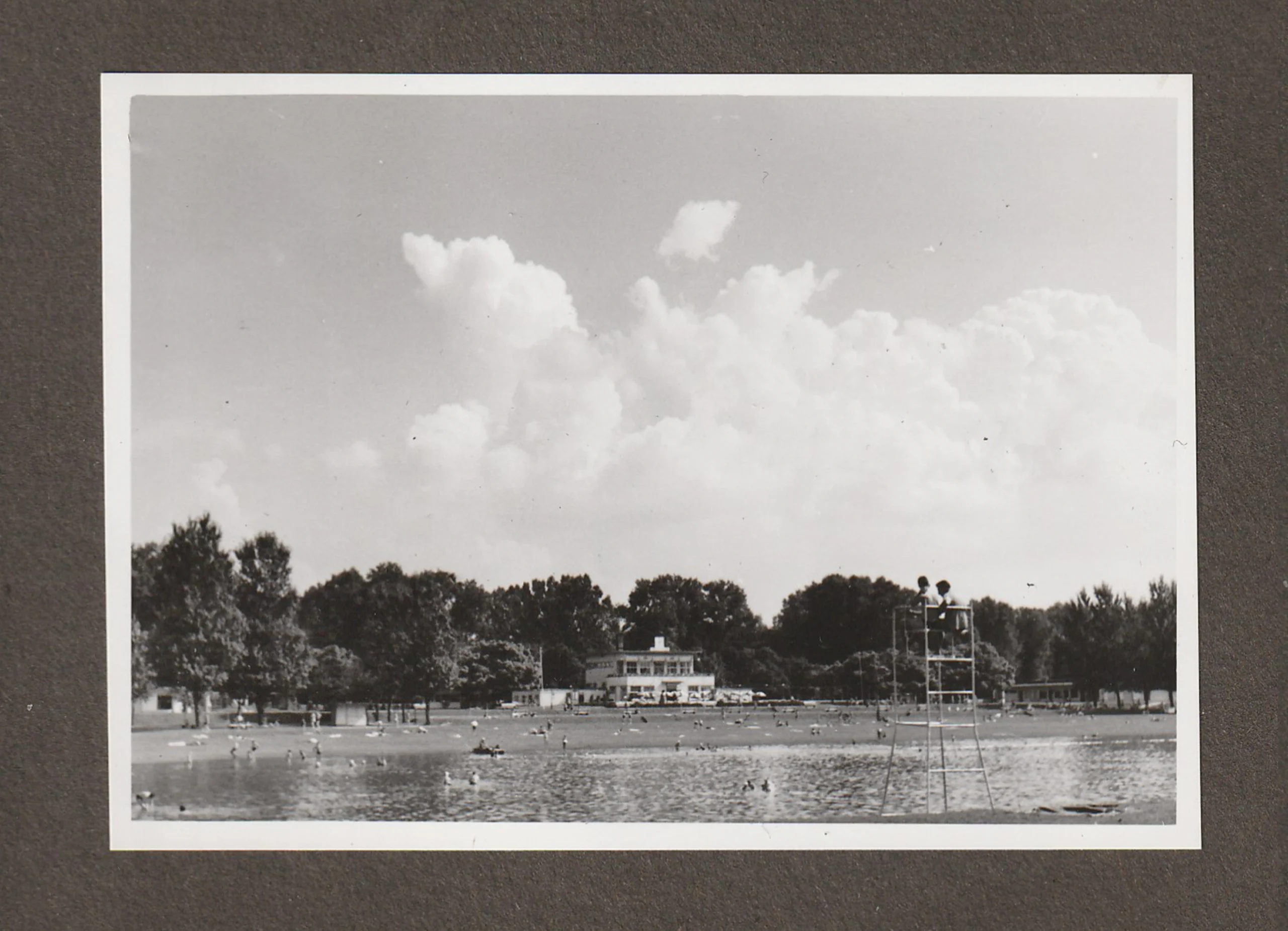 Naturbad-BlickzurGaststaette2
